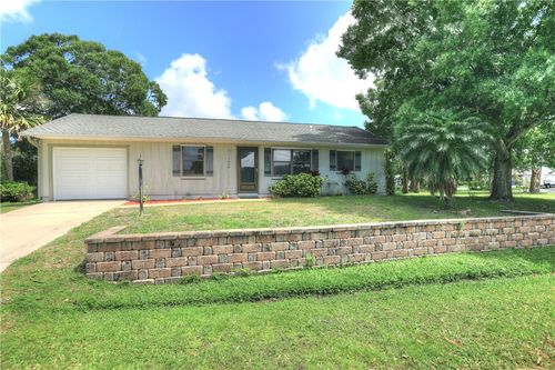 1690 Seahouse St, SEBASTIAN, FL, 32958-6061 | Card Image