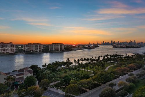 12011202-100 S Pointe Dr, Miami Beach, FL, 33139-7364 | Card Image