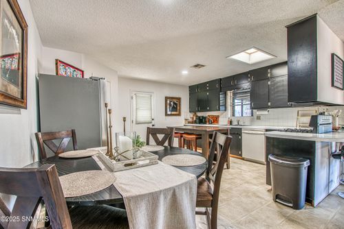 1002 Devendale Dr, Las Cruces, NM, 88005-1246 | Card Image