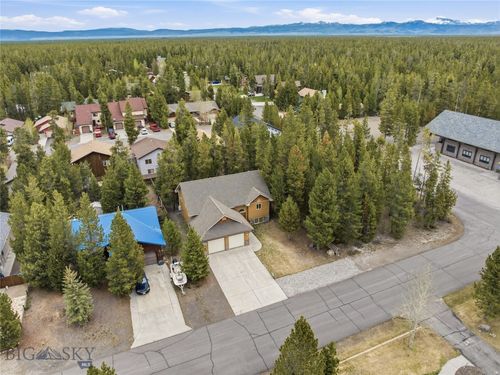 305 Lewis Ave, West Yellowstone, MT, 59758-9550 | Card Image