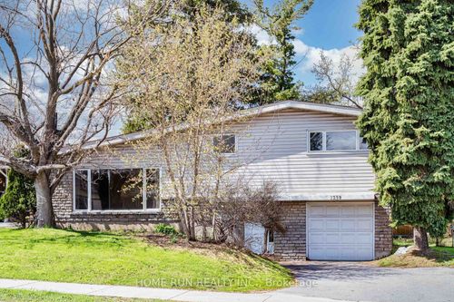 1259 Meadowlands Dr E, Nepean, ON, K2E6K4 | Card Image