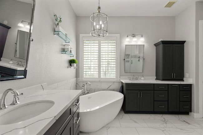 99 S Shawnee Ridge Cir, House other with 4 bedrooms, 4 bathrooms and 3 parking in The Woodlands TX | Image 25