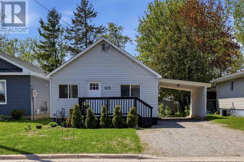 635 Shafer Ave, Sault Ste. Marie, ON, P6C3R8 | Card Image