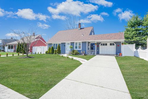 96 Ranch Ln, Levittown, NY, 11756-4604 | Card Image