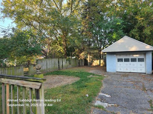 7311 Chatham, Redford, MI, 48239-1090 | Card Image