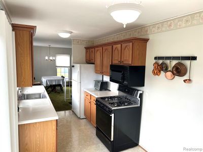 161 - 23553 Meeting Hall Lane, Condo with 2 bedrooms, 1 bathrooms and null parking in Novi MI | Image 3