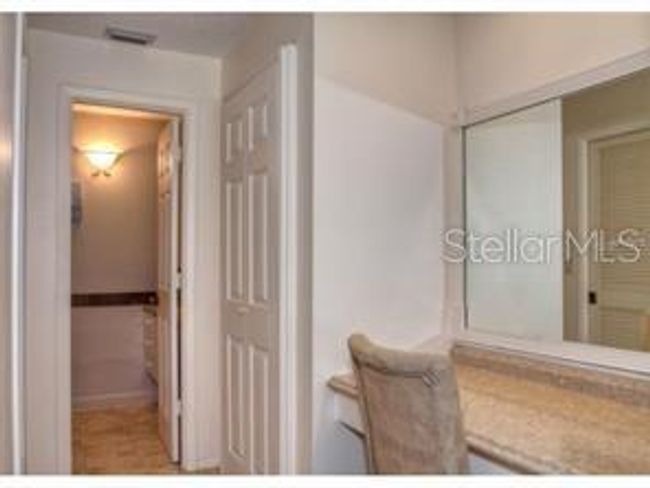 7062 - 7062 W Country Club Dr N, Condo with 1 bedrooms, 2 bathrooms and null parking in SARASOTA FL | Image 15