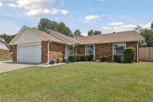 12105 E 76th Pl N, Owasso, OK, 74055-3508 | Card Image
