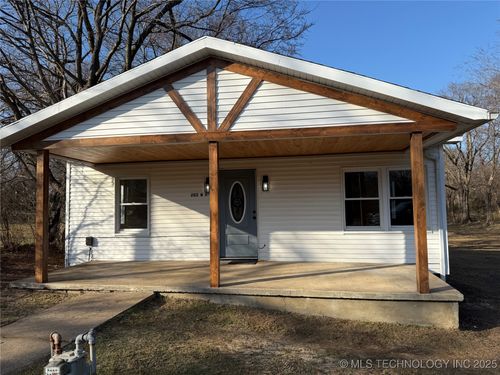 202 W 9th St, Henryetta, OK, 74437 | Card Image