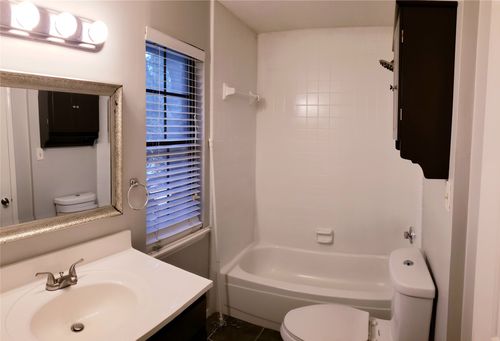 1411 Mccoy St, Dallas, TX, 75204-5403 | Card Image