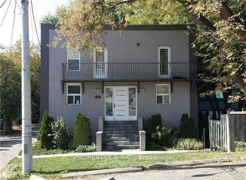 22 Brad St, Toronto, ON, M6P1N1 | Card Image