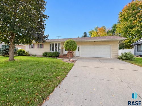 1113 N Cedar St Street, Luverne, MN, 56156 | Card Image