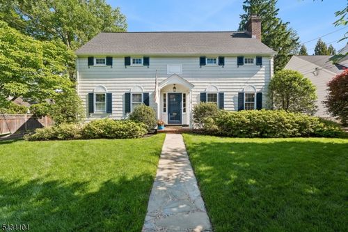 18 Colony Dr, Summit, NJ, 07901-2460 | Card Image