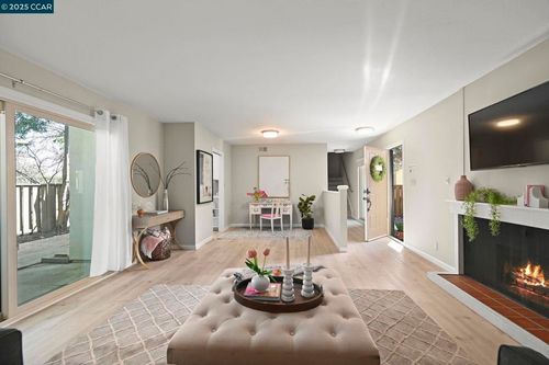 1605 Countrywood Ct, Walnut Creek, CA, 94598-1009 | Card Image