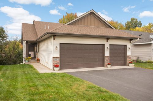 29412 Hidden Forest Blvd, Chisago City, MN, 55013-5094 | Card Image