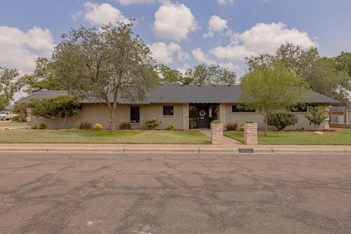 2012 Community Ln, Midland, TX, 79701-4067 | Card Image