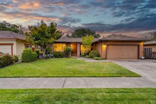 3832 Sherbrook Drive, Santa Rosa, CA, 95404 | Card Image