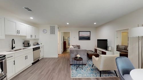 apt-104-321 E 8th St, Dallas, TX, 75203-5201 | Card Image