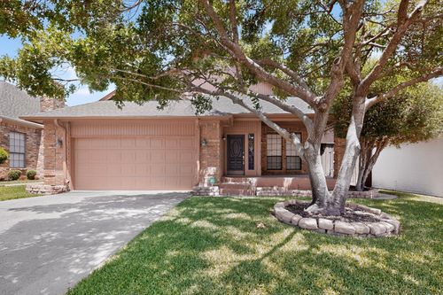 1216 Olde Towne Dr, Irving, TX, 75061-6155 | Card Image