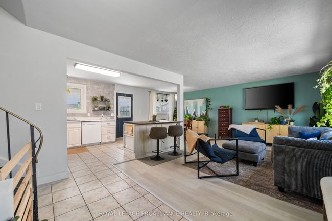 30 Miron Rd, House other with 3 bedrooms, 2 bathrooms and 4 parking in Trenton ON | Image 7