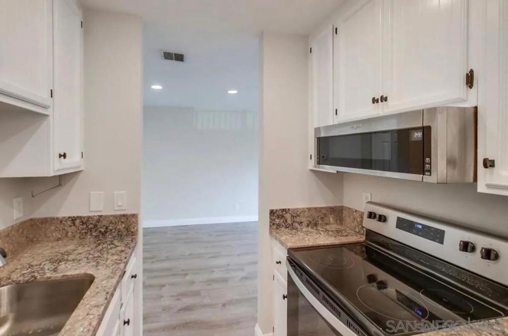 Residential in Lakeside 4