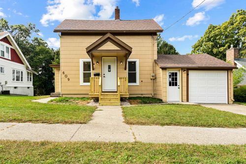 609 N Walnut Street, Reedsburg, WI, 53959 | Card Image