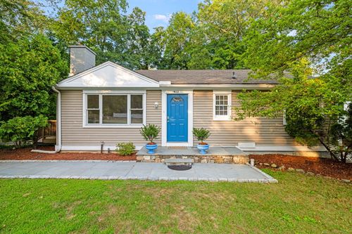 412 Main St, New Canaan, CT, 06840-5902 | Card Image