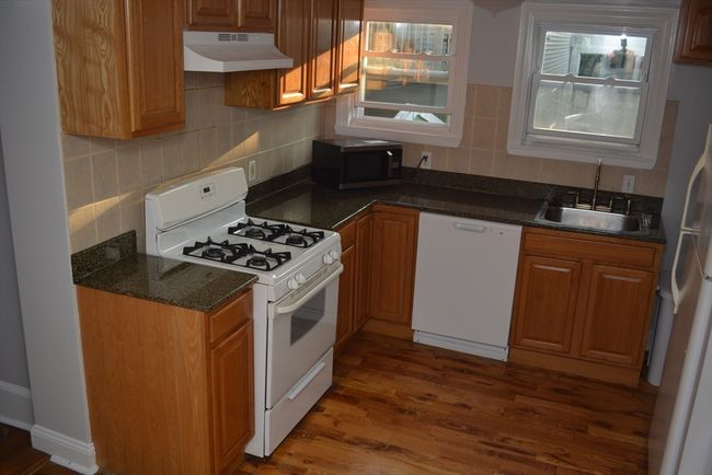 APT-2 - 42 Jefferson St, Condo with 2 bedrooms, 1 bathrooms and 1 parking in Cambridge MA | Image 11