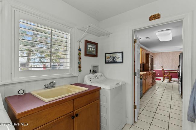 1508 W Oak Island Dr, House other with 3 bedrooms, 2 bathrooms and 2 parking in Oak Island NC | Image 26