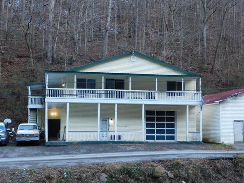 31 Huskey Ln, Evarts, KY, 40828-5924 | Card Image