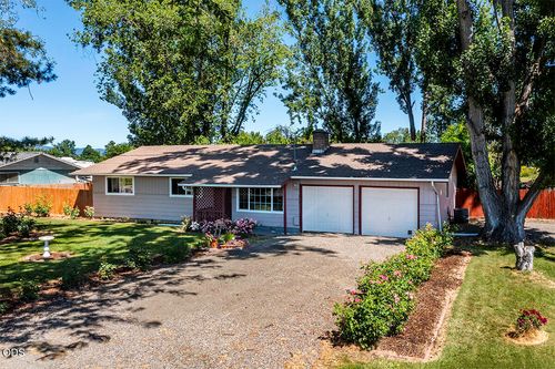 2705 Randall Avenue, Medford, OR, 97502 | Card Image
