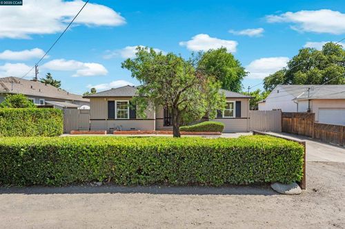 4048 Chestnut Ave, Concord, CA, 94519-1909 | Card Image