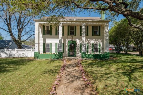 700 S Walnut Ave, Luling, TX, 78648-3221 | Card Image