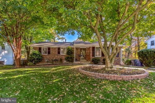 8309 Mcneil St, VIENNA, VA, 22180-6927 | Card Image