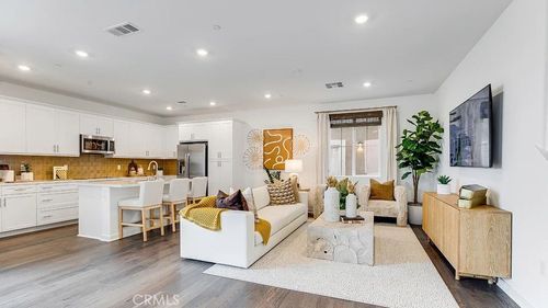 1360 Thunderbolt Ln, Rialto, CA, 92376-2334 | Card Image