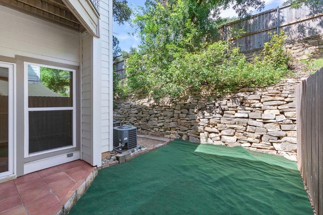 Private yard & patio | Image 19
