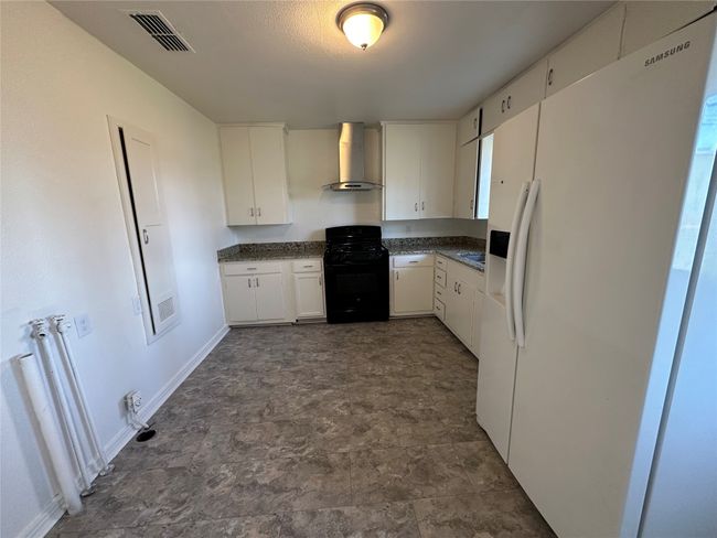 315 W Main St, Home with 2 bedrooms, 1 bathrooms and null parking in Midlothian TX | Image 8