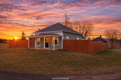 327 S Stanley St, Medical Lake, WA, 99022-8656 | Card Image