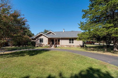 1804 Westgate Dr, Heber Springs, AR, 72543-2838 | Card Image