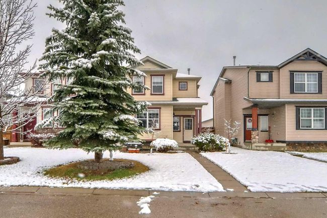 163 Eversyde Circle Sw, Home with 4 bedrooms, 2 bathrooms and 2 parking in Calgary AB | Image 2