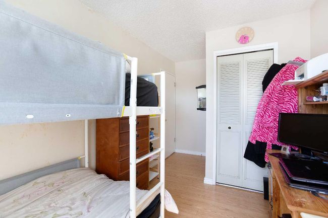 647 Whiteridge Way Ne, Home with 5 bedrooms, 2 bathrooms and 2 parking in Calgary AB | Image 17