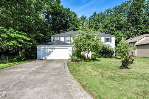 3844 Woodpath Trl, Westlake, OH, 44145-5703 | Card Image