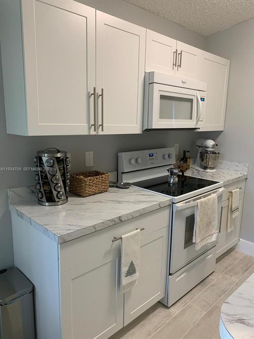 apt-720-9999 Summerbreeze Dr, Sunrise, FL, 33322-5855 | Card Image