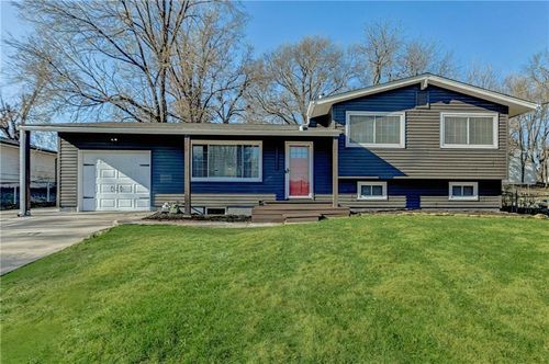 6208 N Woodland Ave, Gladstone, MO, 64118-4938 | Card Image