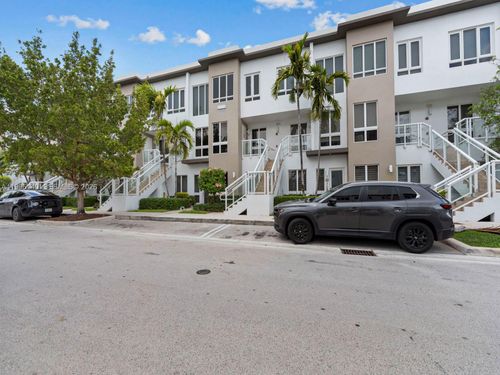 205-10265 Nw 63rd Ter, Doral, FL, 33178-3077 | Card Image
