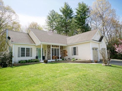 15 Goldfinch Drive, Pelham, NH, 03076 | Card Image