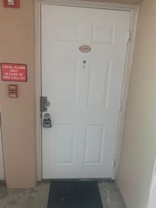 apt-207-3251 Sabal Palm Mnr, Hollywood, FL, 33024-9010 | Card Image