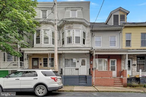 712 E Mahanoy St, MAHANOY CITY, PA, 17948-2815 | Card Image