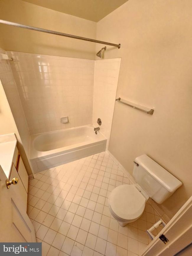 19165 Highstream Dr, Townhouse with 3 bedrooms, 4 bathrooms and null parking in GERMANTOWN MD | Image 16