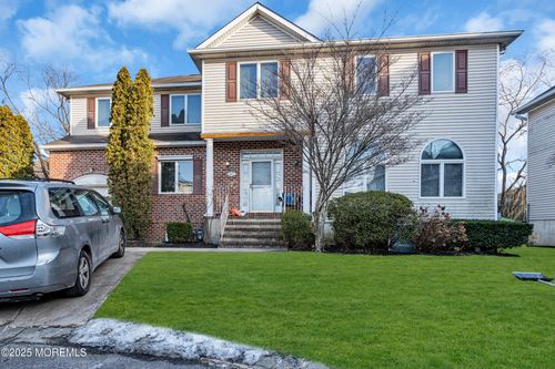 402 Twin Oaks Dr, Lakewood, NJ, 08701-7146 | Card Image